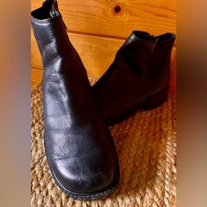 RARE Y2K Cherokee Black Leather Ankle Boots with Square Toe!!!